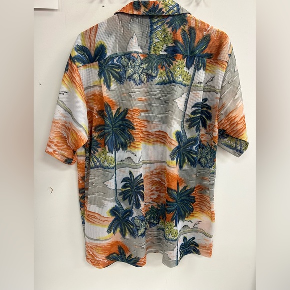 OCEAN CURRENT HAWAIIEN MEN SHIRT  IN SIZE MEDIUM  VERY PRETTY PALM TREES - Picture 4 of 5